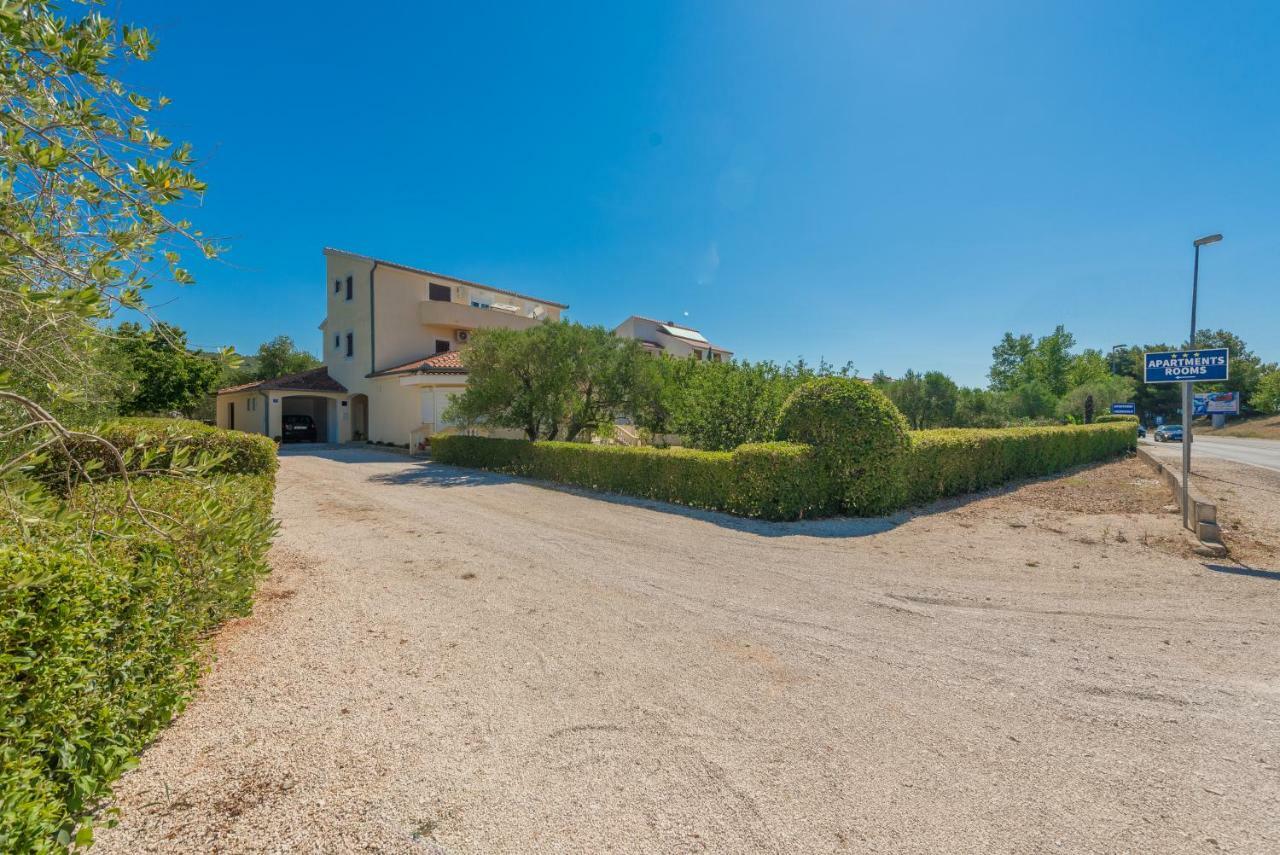 Apartman Lea Sukošan エクステリア 写真